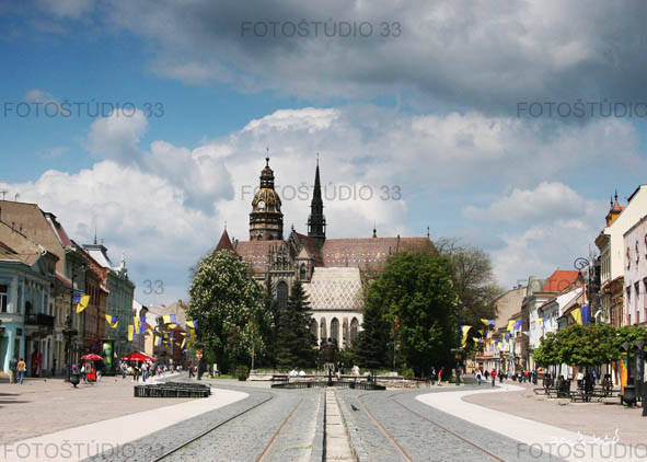 Hlavná ulica v Košiciach - Kaplnka sv.Michala a Dóm sv.Alžbety